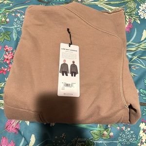 Alo Yoga Sweatshirt